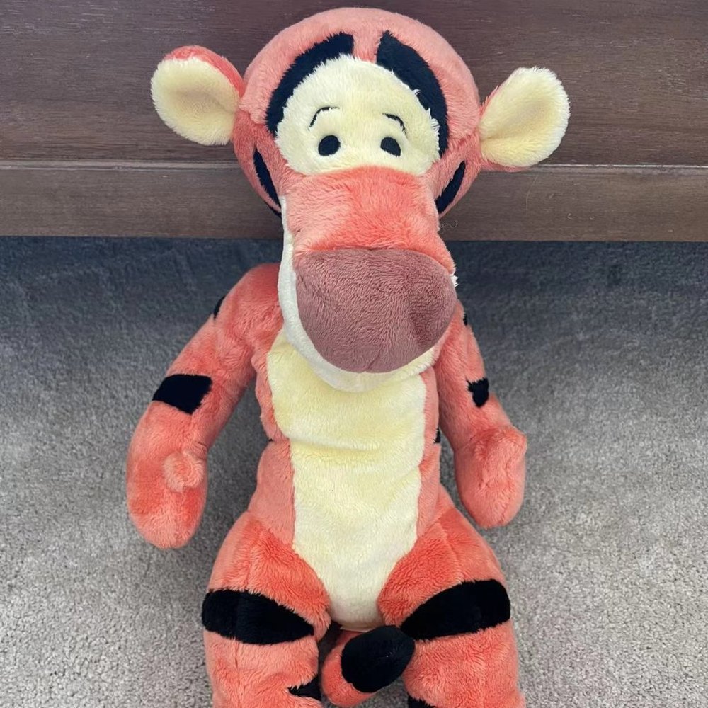 Disney Tigger Plush – Medium